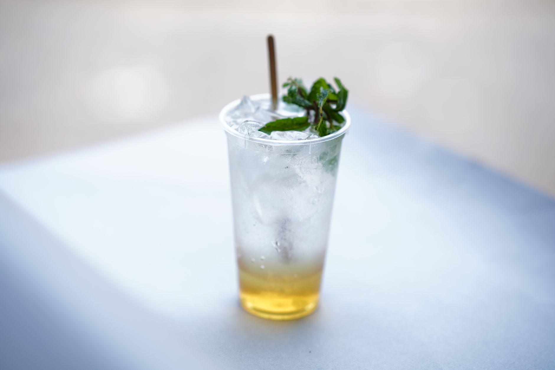 Ginger Lemonade Fizz: Refreshing Summer Sparkler
