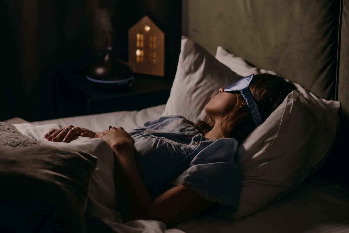How to Fall Asleep Fast and Stop Staring at the Ceiling